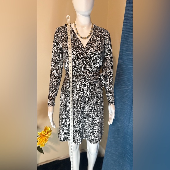 Pre-loved! Loft Elegant Black and White  Dress - Picture 10 of 14